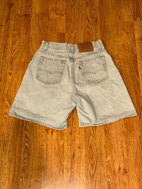 Vtg 1993 LEVIS Light Wash Jean Shorts Women’s 26 Waist